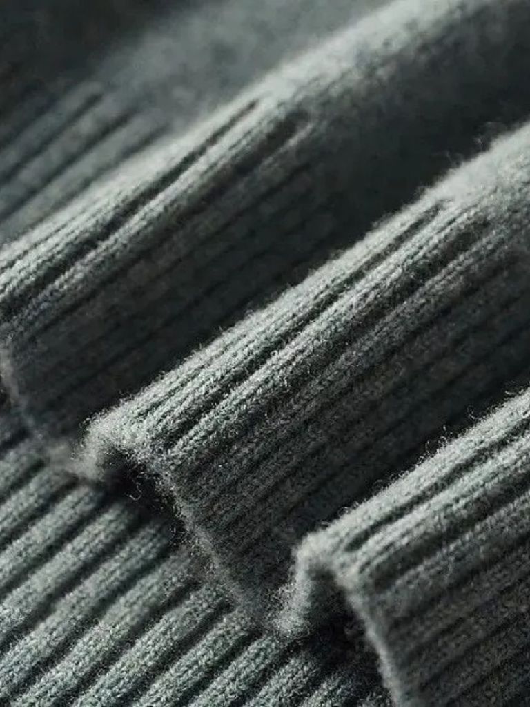 100% Merino Wool Turtleneck Sweater - Crown & Cuff