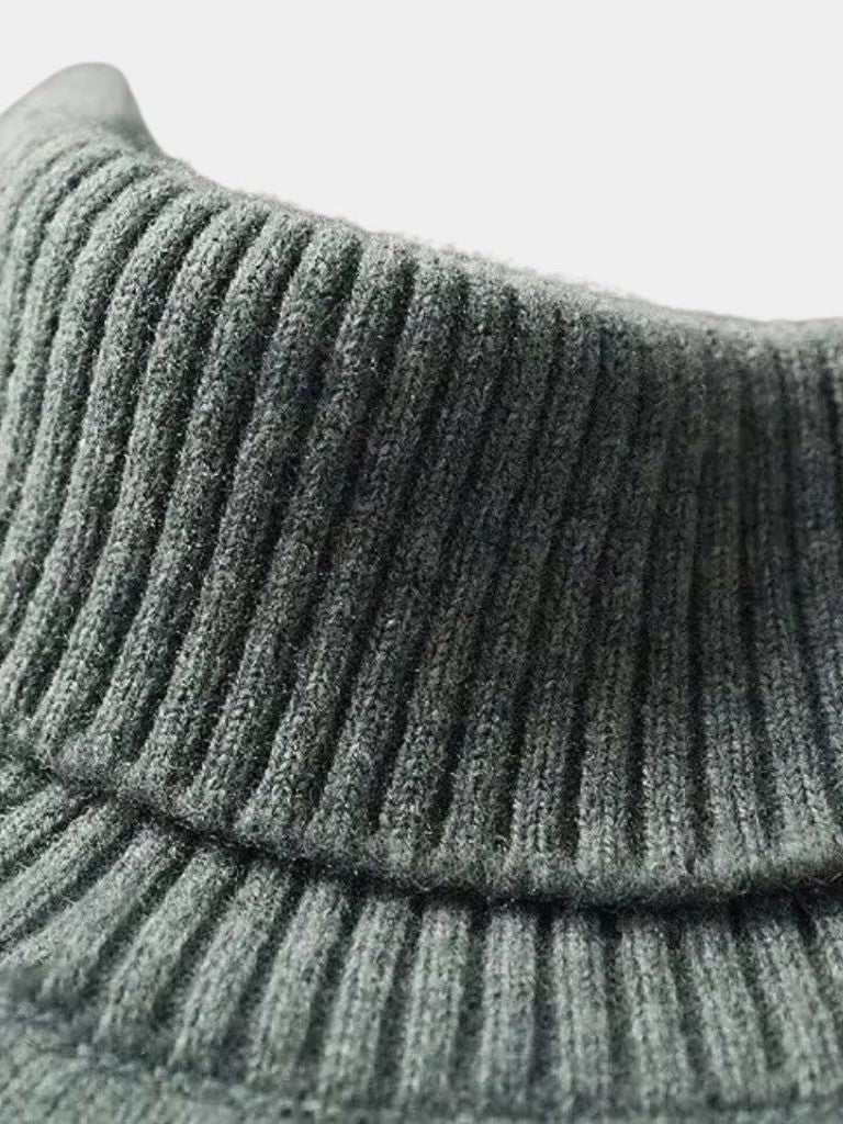 100% Merino Wool Turtleneck Sweater - Crown & Cuff