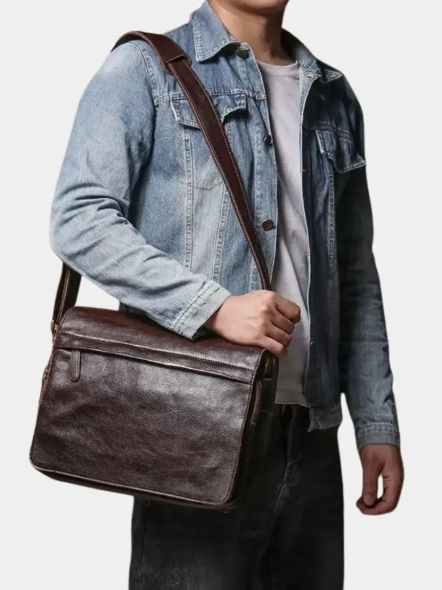 Classic Messenger Leather Bag - Crown & Cuff